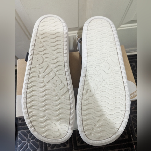 Native Shoes Zurich sandals, size 10m/12w, pigeon grey, Dublin grey, cloud grey - Picture 5 of 9